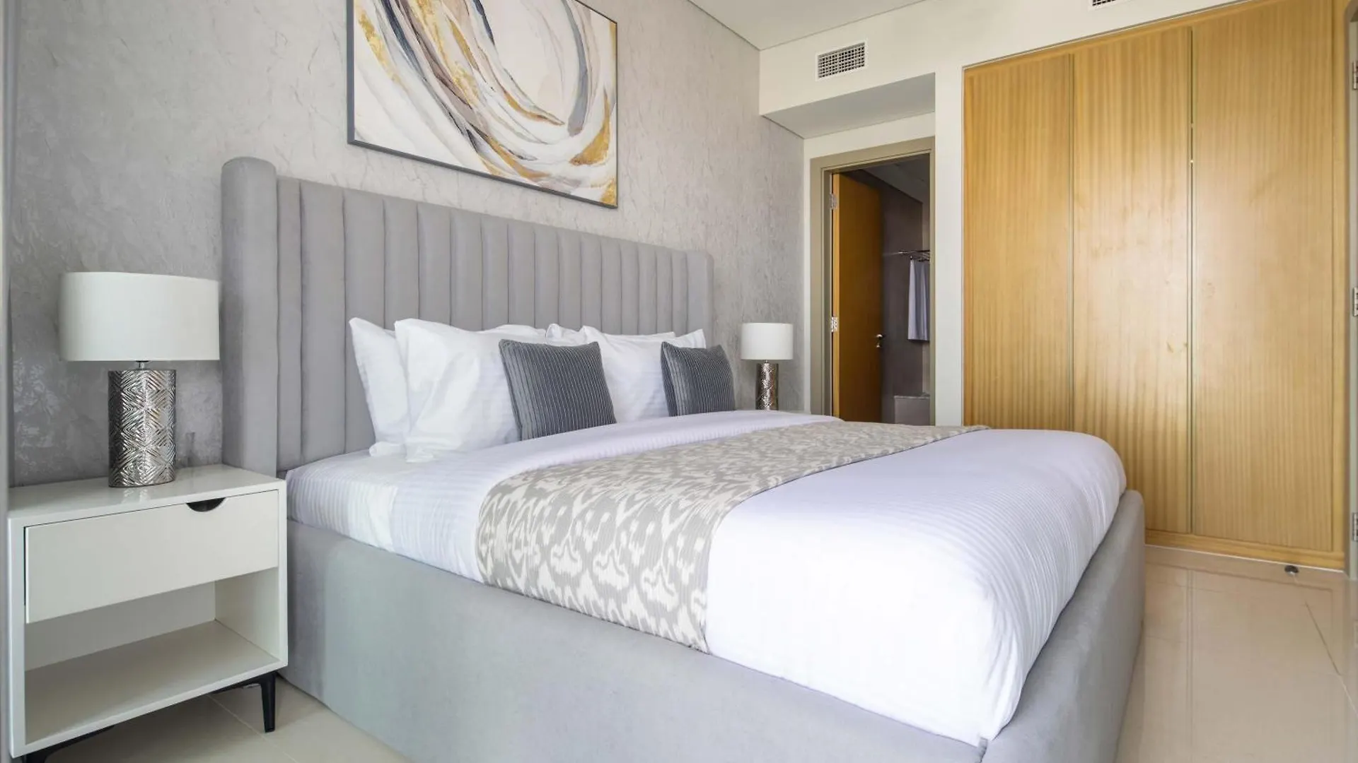Frank Porter - Aykon City Tower C Dubai