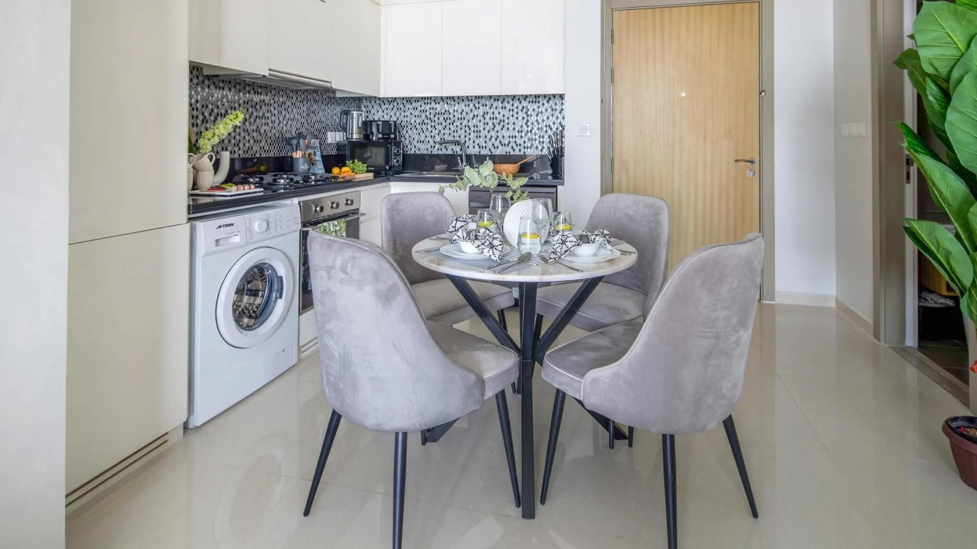 Apartment Frank Porter - Aykon City Tower C Dubai